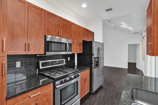 12662 NW 32ND Place, Sunrise, FL 33323