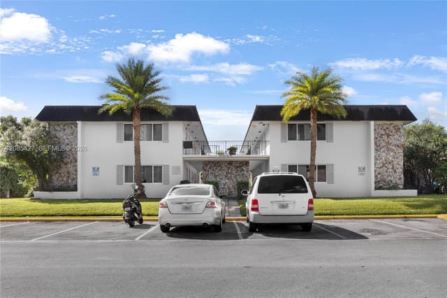 2040 NE 170th Street 10, North Miami Beach, FL 33162