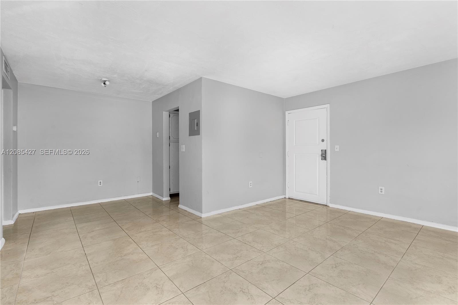 2040 NE 170th Street 10 — photo 4
