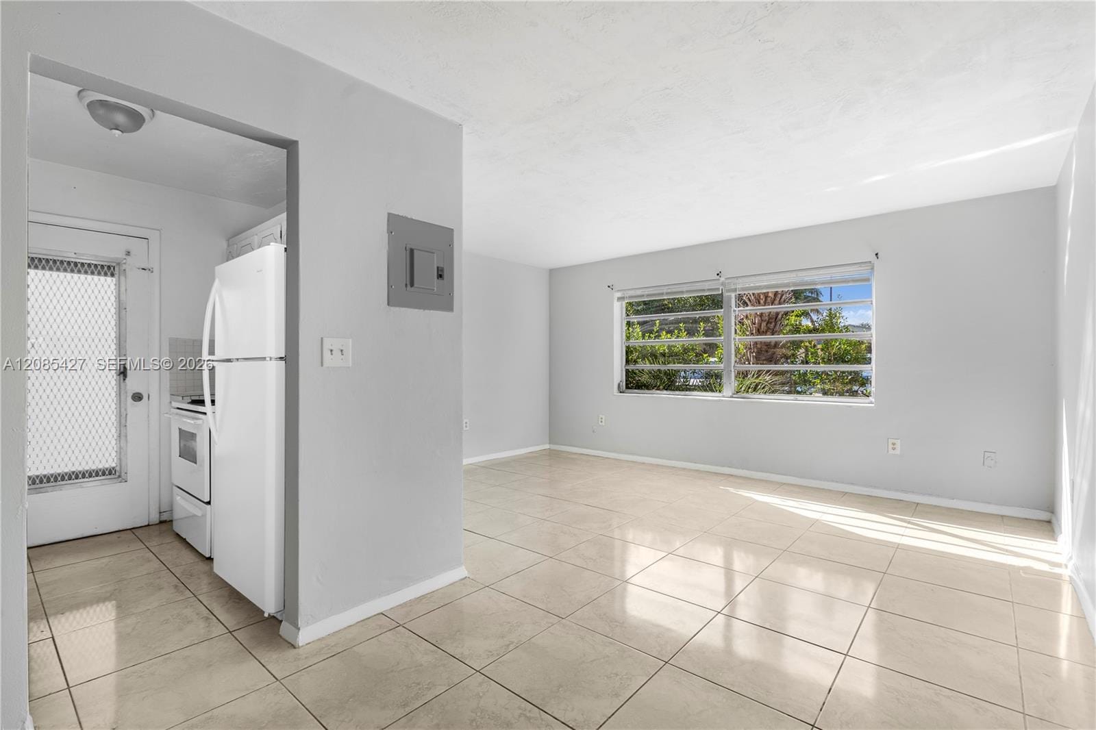 2040 NE 170th Street 10 — photo 5