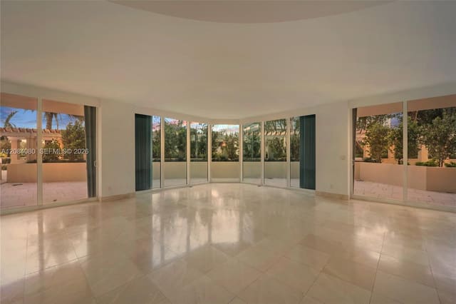 300 S Pointe Drive 303, Miami Beach, FL 33139