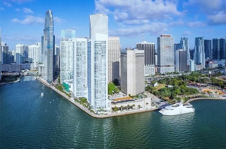 335 S Biscayne Boulevard 1801 — photo 2
