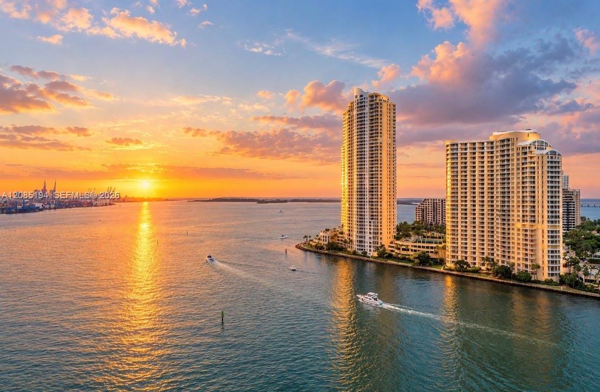 335 S Biscayne Boulevard 1801 — photo 4
