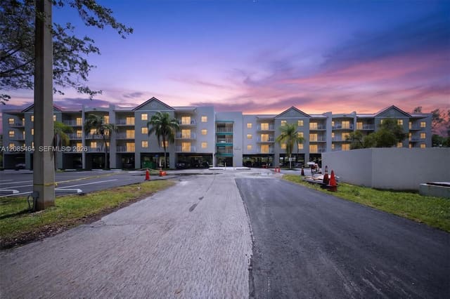 8240 SW 210th Street 311, Cutler Bay, FL 33189