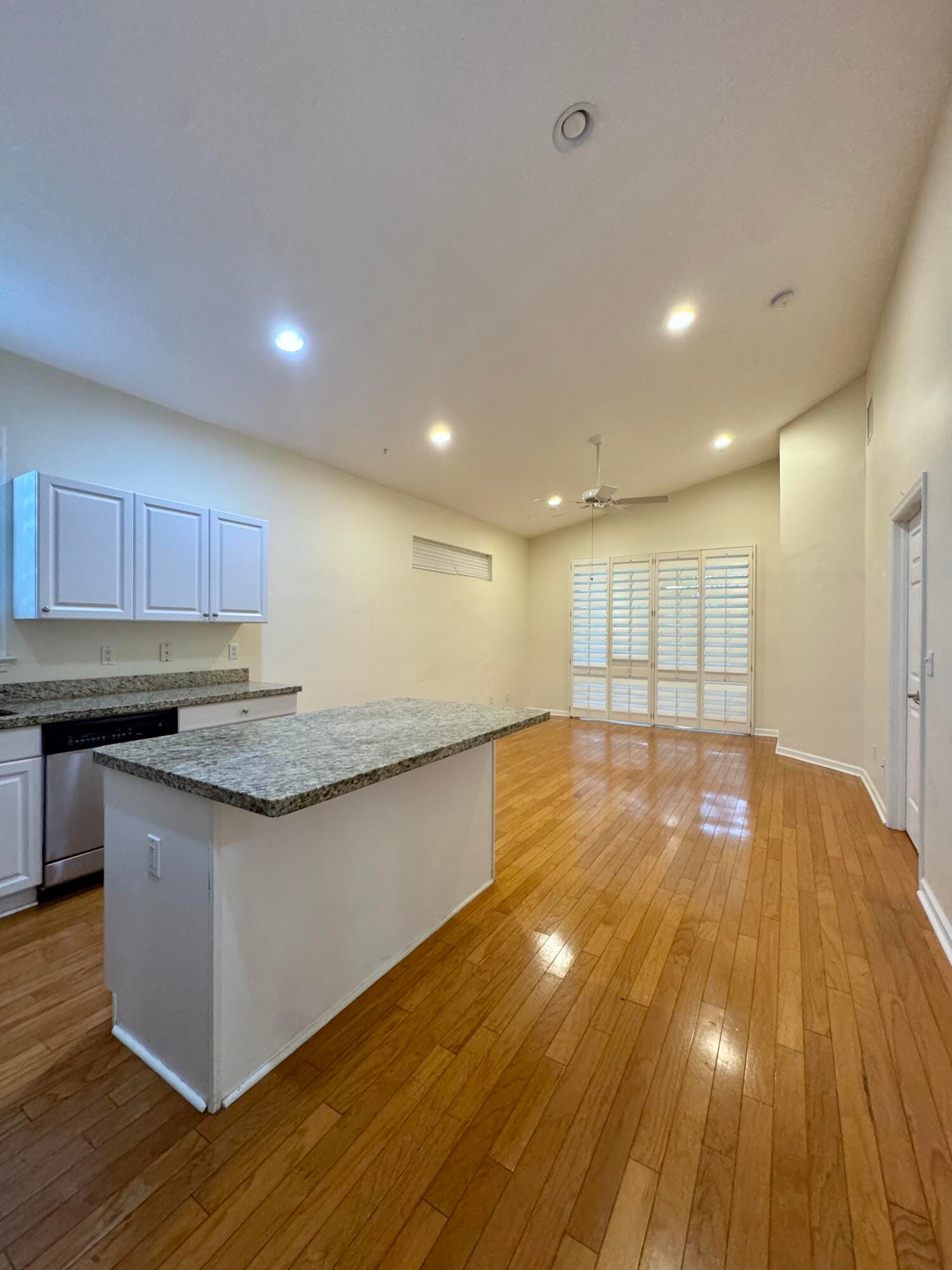 1464 SE Tidewater Place — photo 9