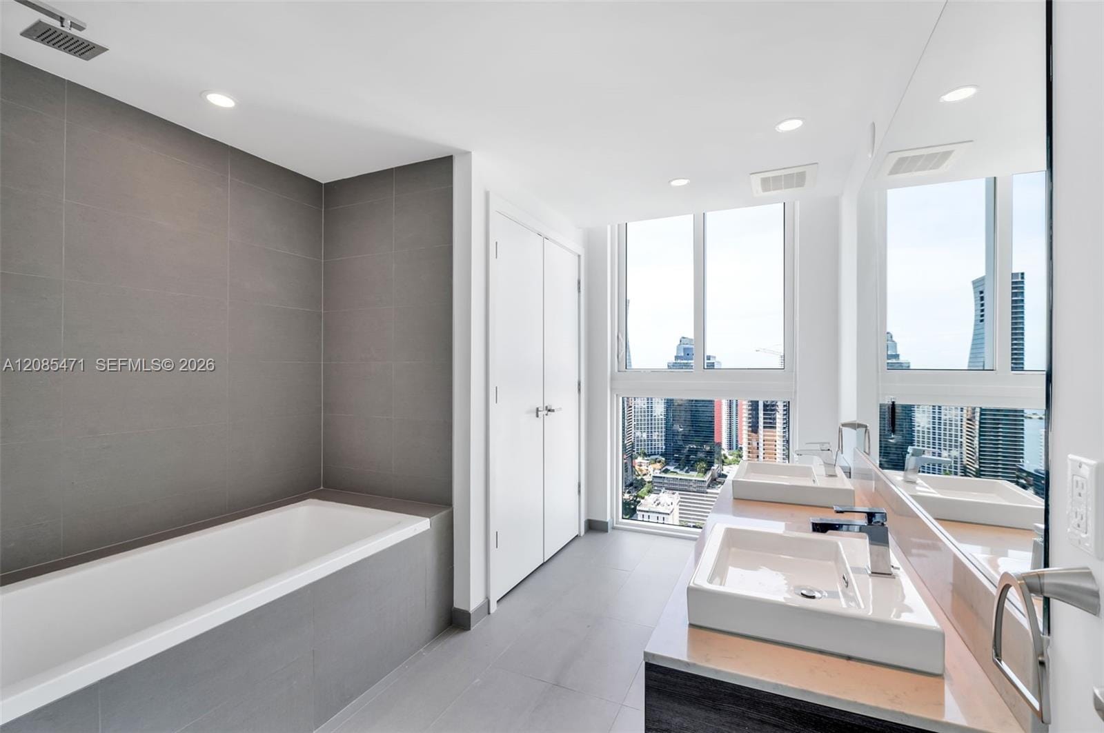 1080 Brickell Avenue 3900-3901, Miami, FL 33131 photo 14