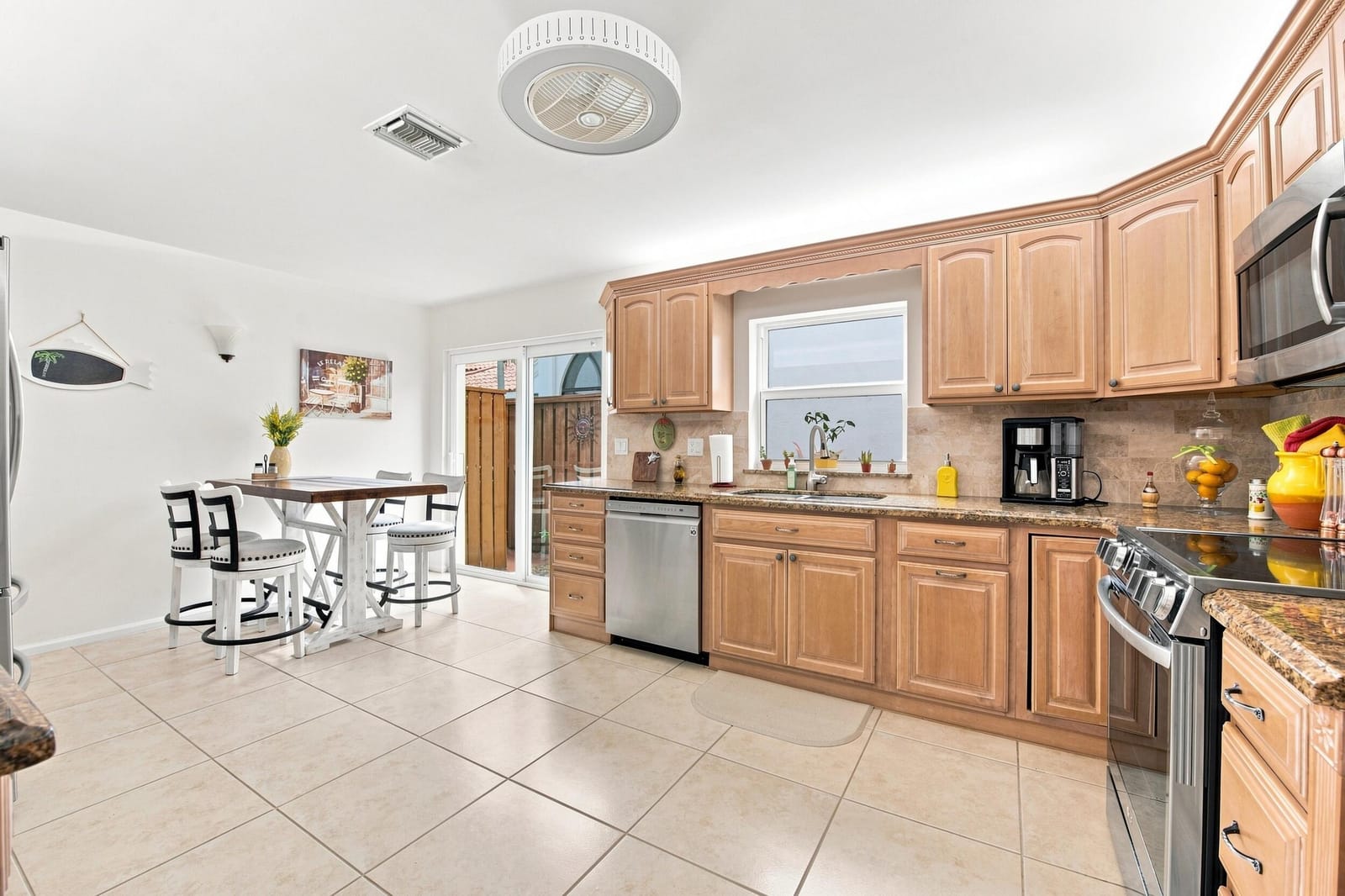 2576 LA CRISTAL Circle, Palm Beach Gardens, FL 33410 photo 6