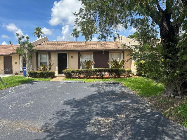 10836 SW 123rd Place, Miami, FL 33186