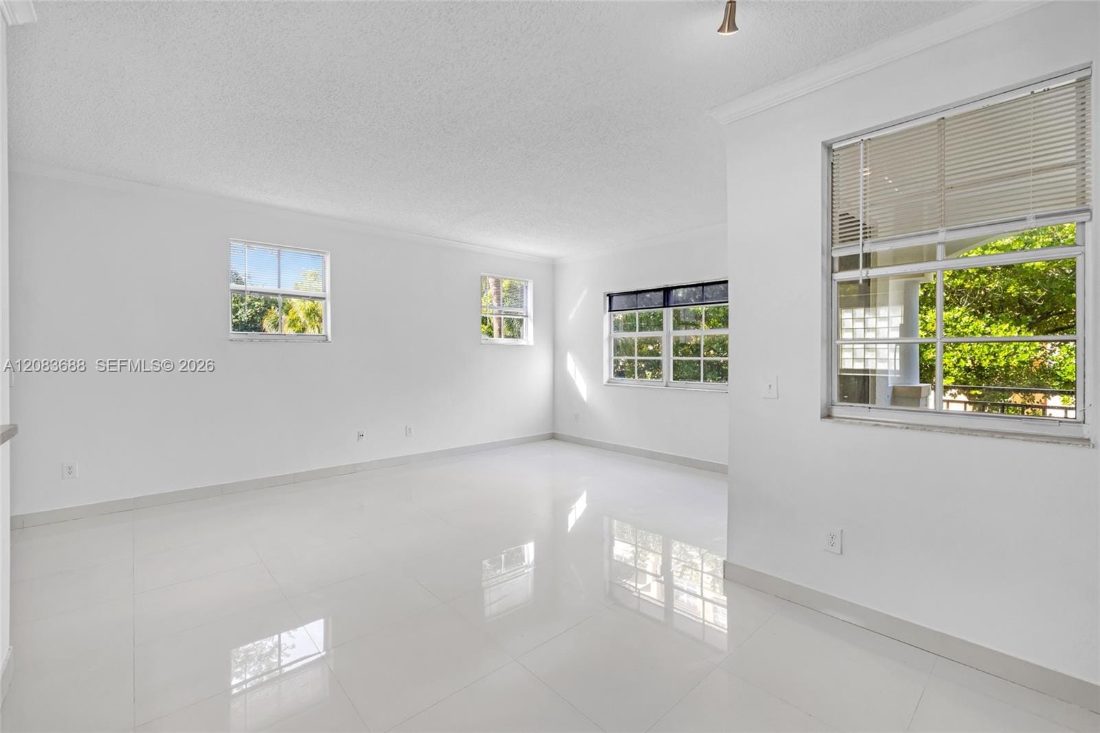 3125 NE 184th Street 1201 — photo 11