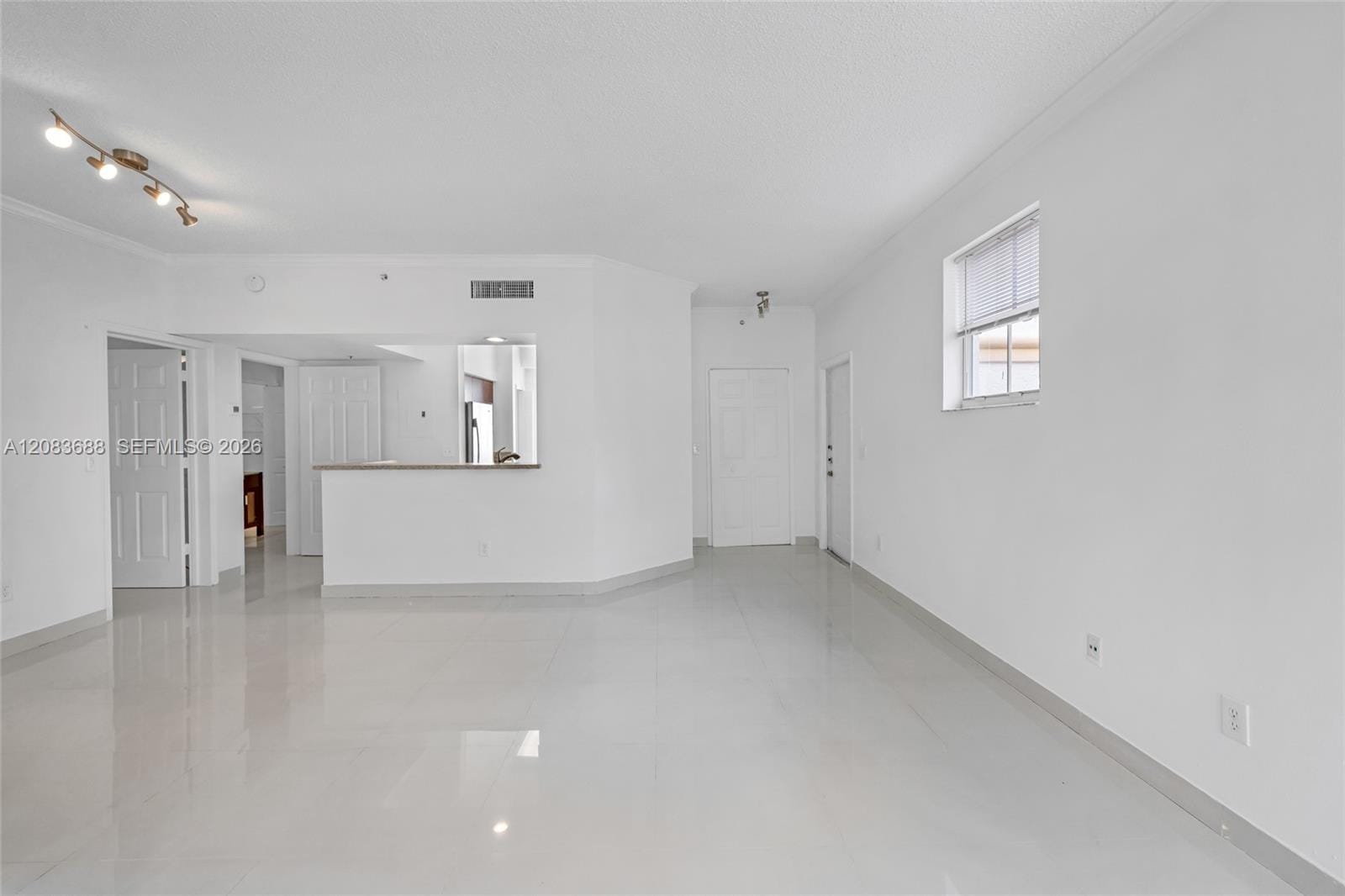 3125 NE 184th Street 1201 — photo 8