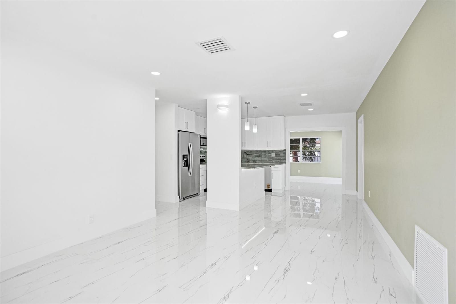 1437 SW 1ST Avenue, Deerfield Beach, FL 33441 photo 2