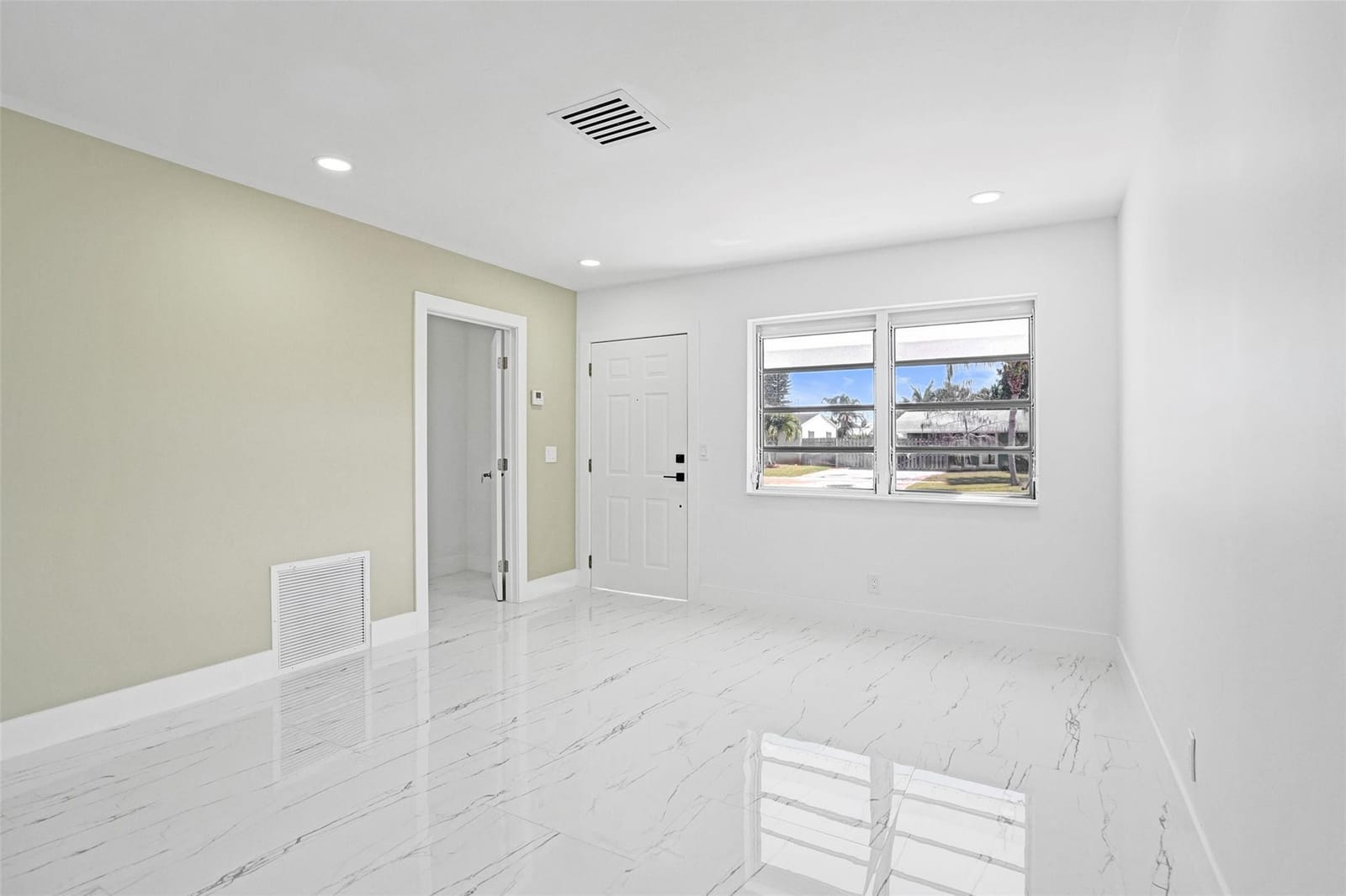 1437 SW 1ST Avenue, Deerfield Beach, FL 33441 photo 3