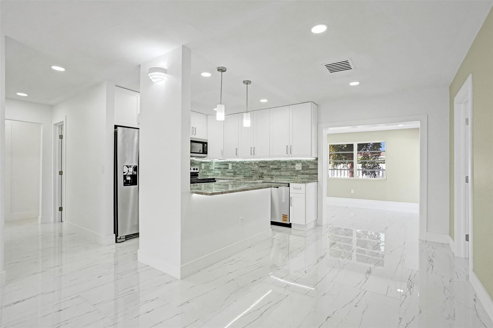 1437 SW 1ST Avenue, Deerfield Beach, FL 33441 photo 4