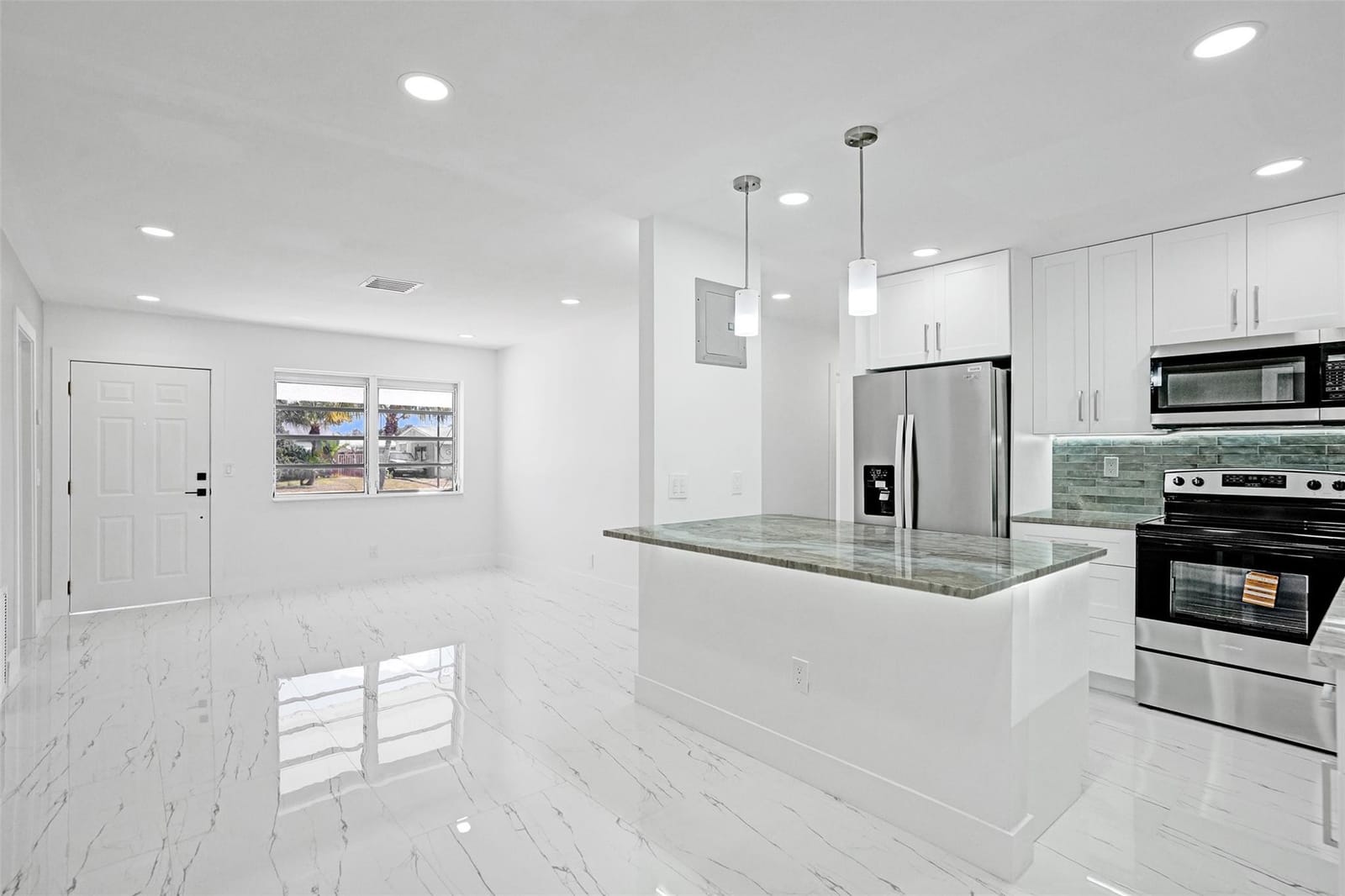 1437 SW 1ST Avenue, Deerfield Beach, FL 33441 photo 7
