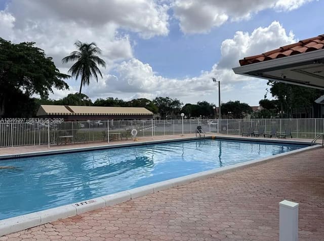 1820 SW 81st Avenue 3416, North Lauderdale, FL 33068