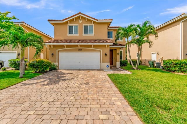 4707 Foxtail Palm Court, Greenacres, FL 33463