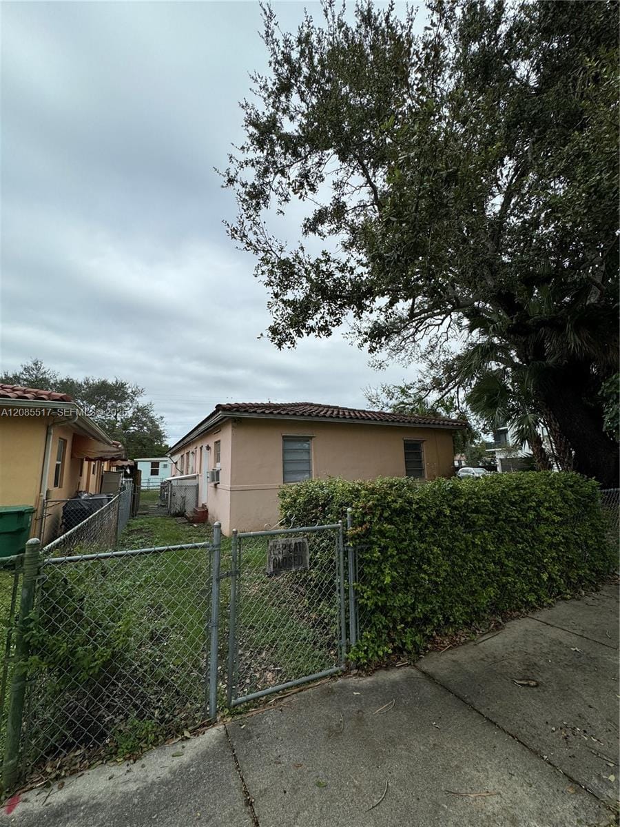 2652 SW 23rd Avenue back — photo 10
