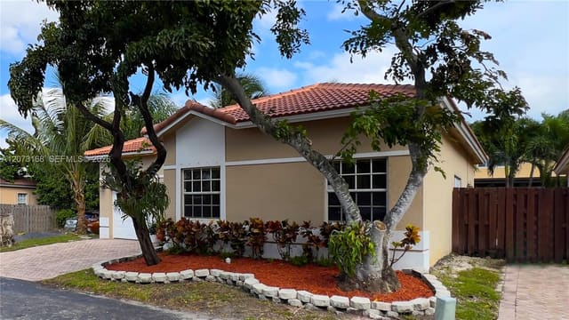 9000 SW 215th Terrace, Cutler Bay, FL 33189