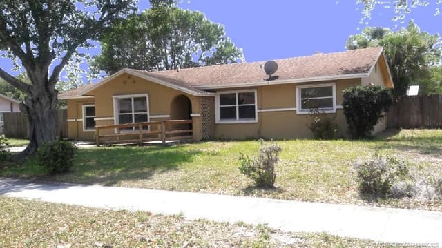 1125 Hemlock Circle, Fort Pierce, FL 34947