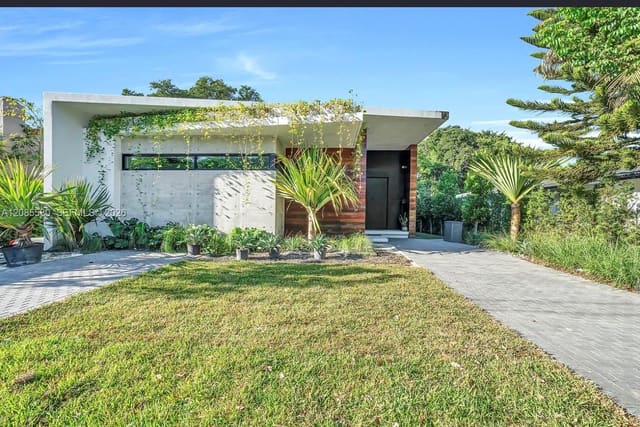 34 SW 26 Road, Miami, FL 33129