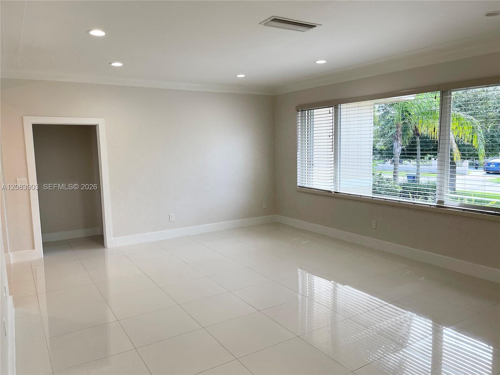 4555 N Jefferson Avenue, Miami Beach, FL 33140 photo 4