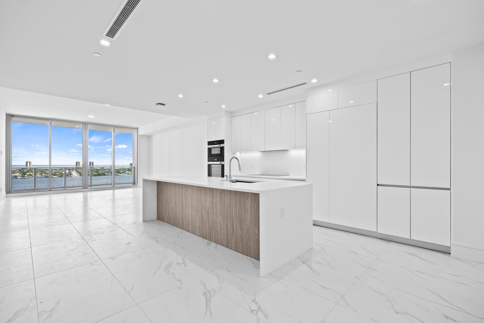 220 Lake Shore Drive 1608