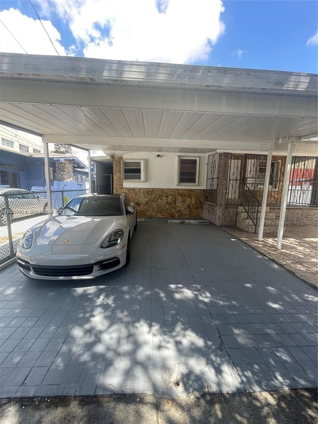 1529 SW 2nd Street 1529, Miami, FL 33135