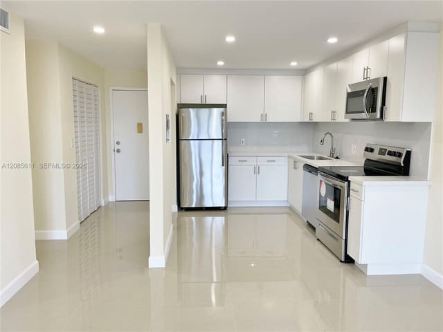 16851 NE 23rd Avenue A411, North Miami Beach, FL 33160