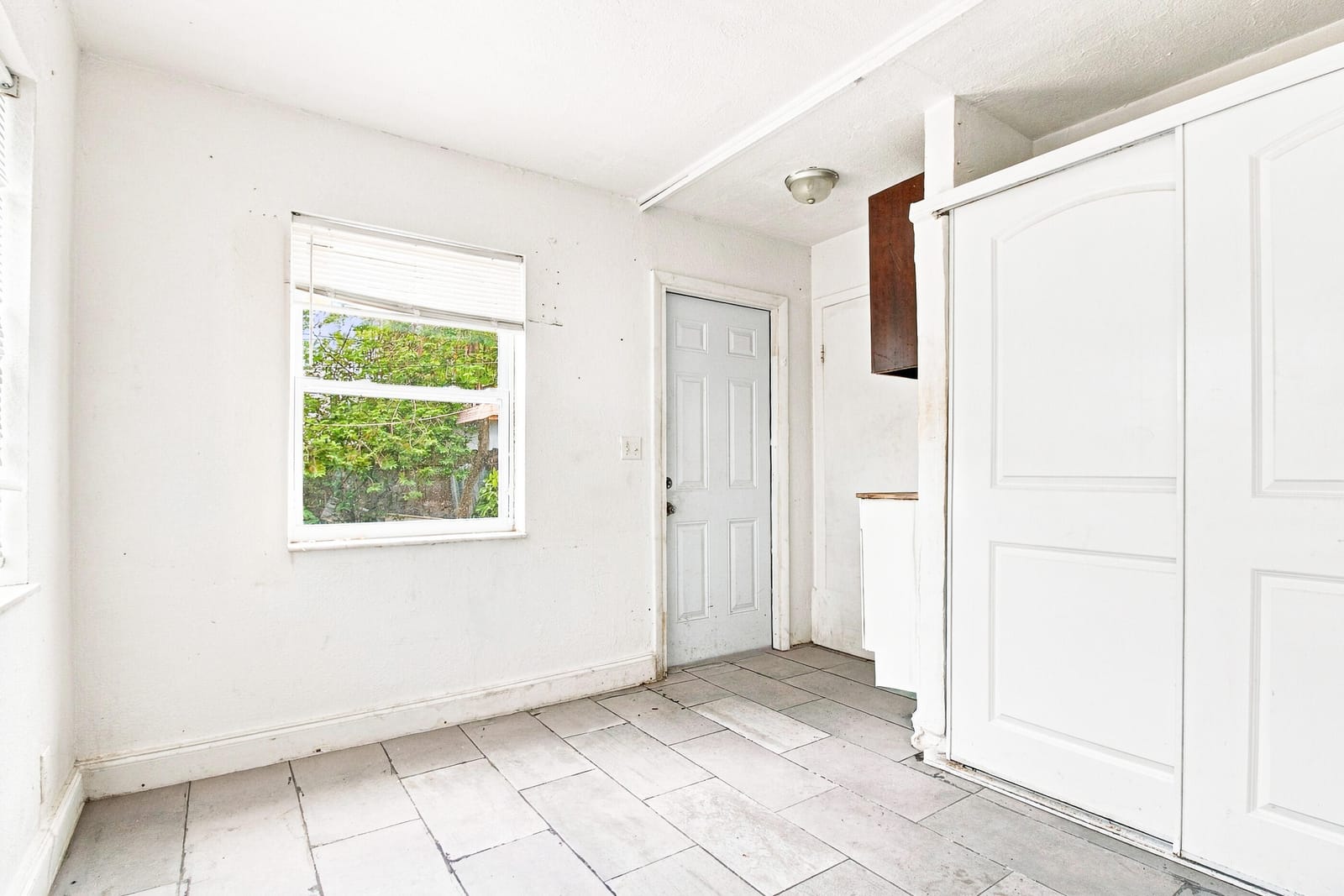 724 S D Street — photo 9