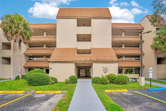 601 Ives Dairy Road 105-8, Miami, FL 33179