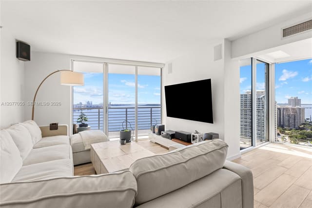 325 S Biscayne Boulevard 2723, Miami, FL 33131