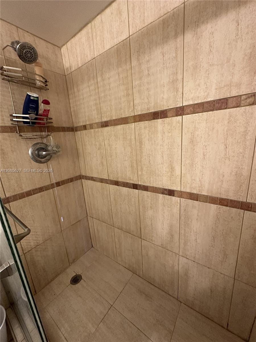 210 172nd Street 426, Sunny Isles Beach, FL 33160 photo 12