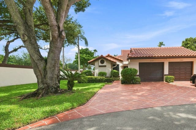 6356 Kings Gate Circle, Huntington Pointe, Delray Beach, FL