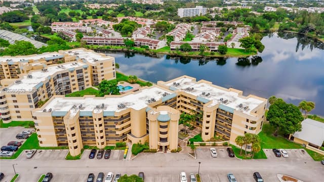 6475 W Oakland Park Boulevard 102, Lauderhill, FL 33313