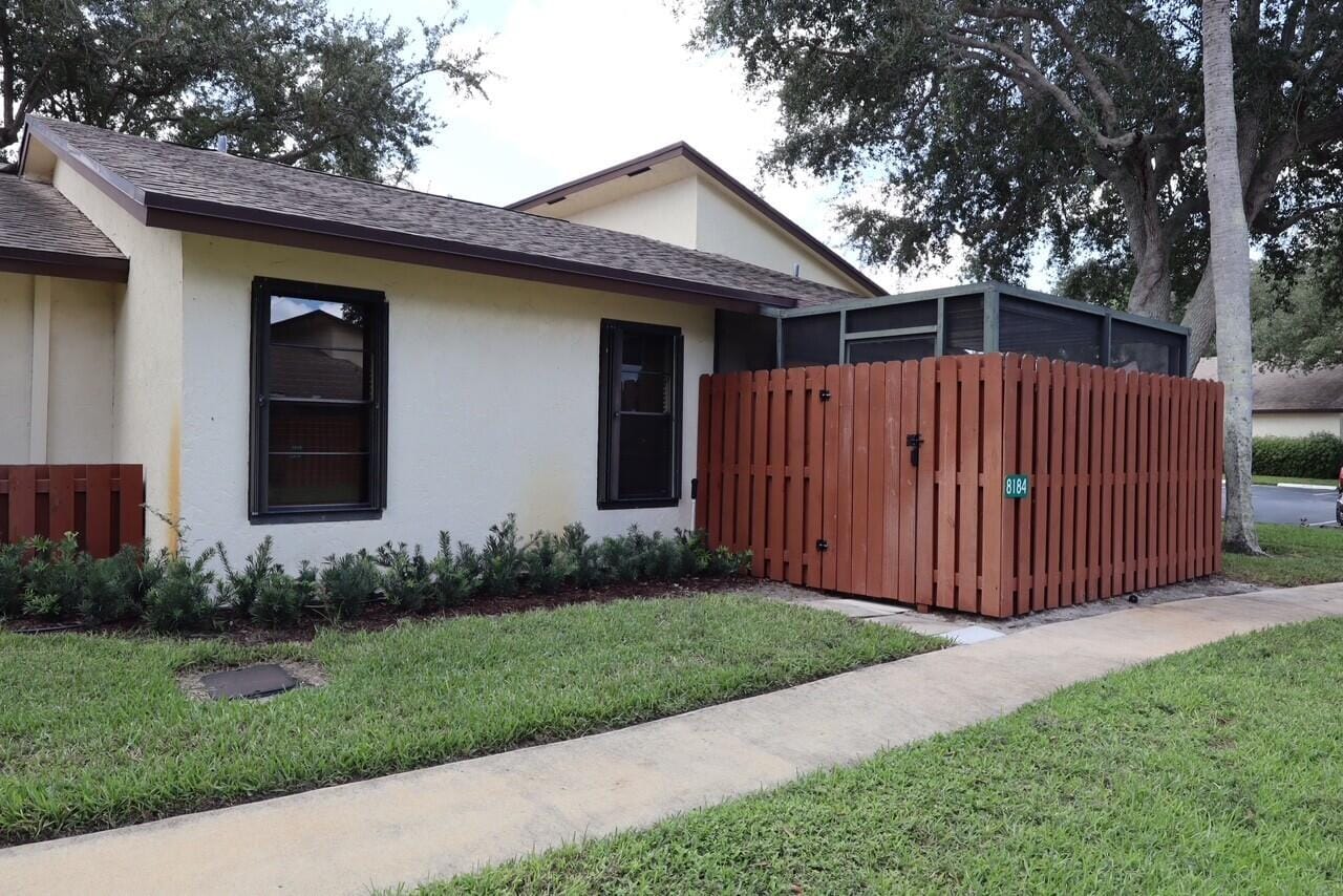 8184 SE VILLA Way, Hobe Sound, FL 33455 photo 16