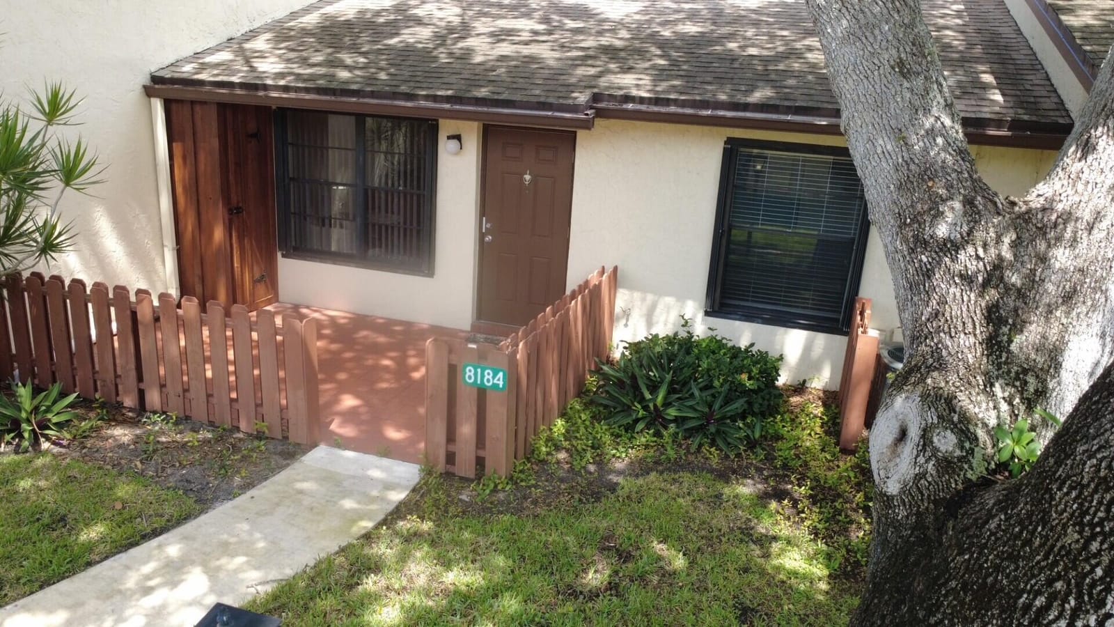 8184 SE VILLA Way, Hobe Sound, FL 33455 photo 17