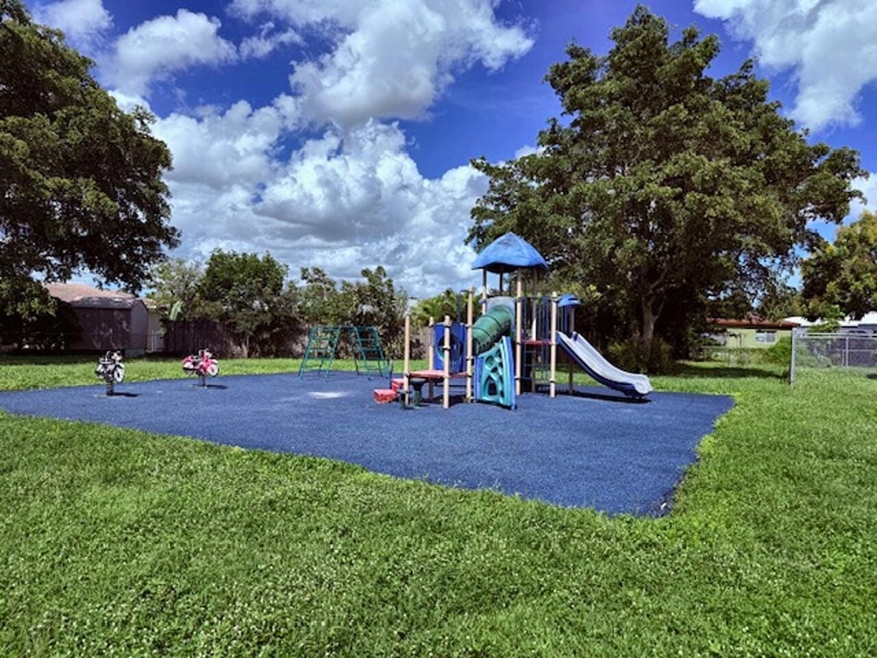 6807 NW 80TH Court, Tamarac, FL 33321 photo 23