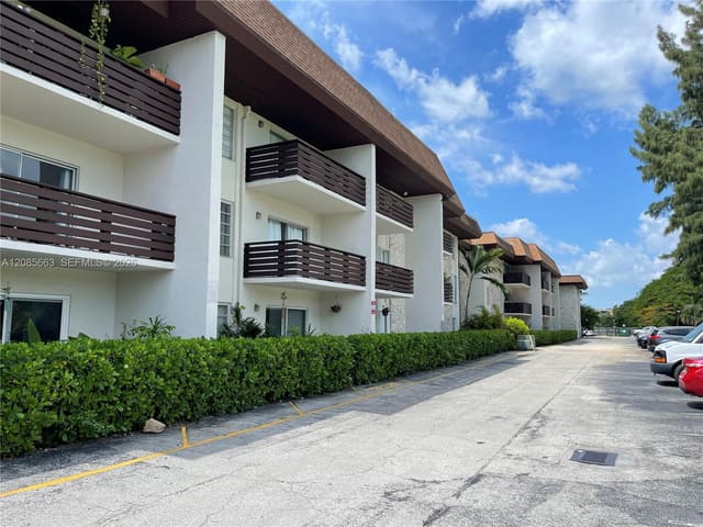 7487 SW 82nd Street C202, Miami, FL 33143