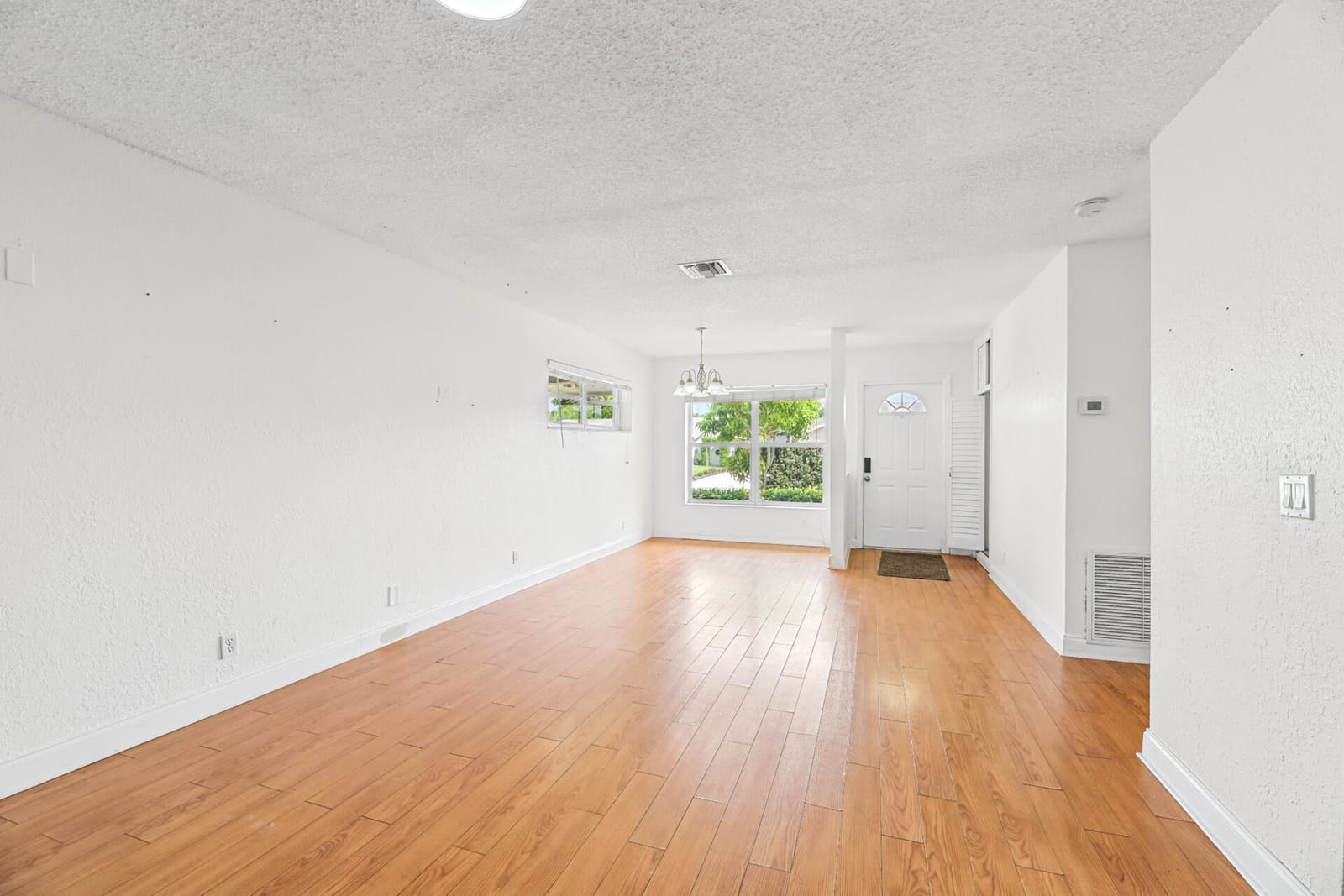 522 HERON Drive — photo 2