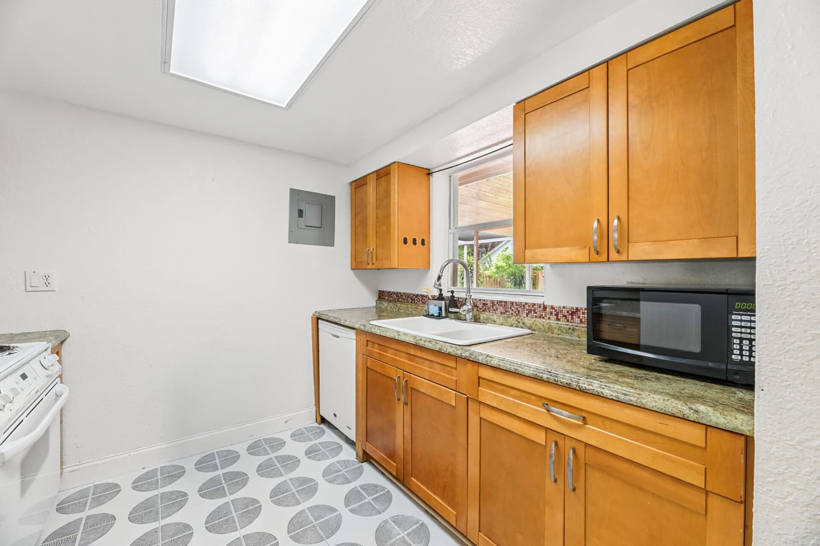 522 HERON Drive — photo 6