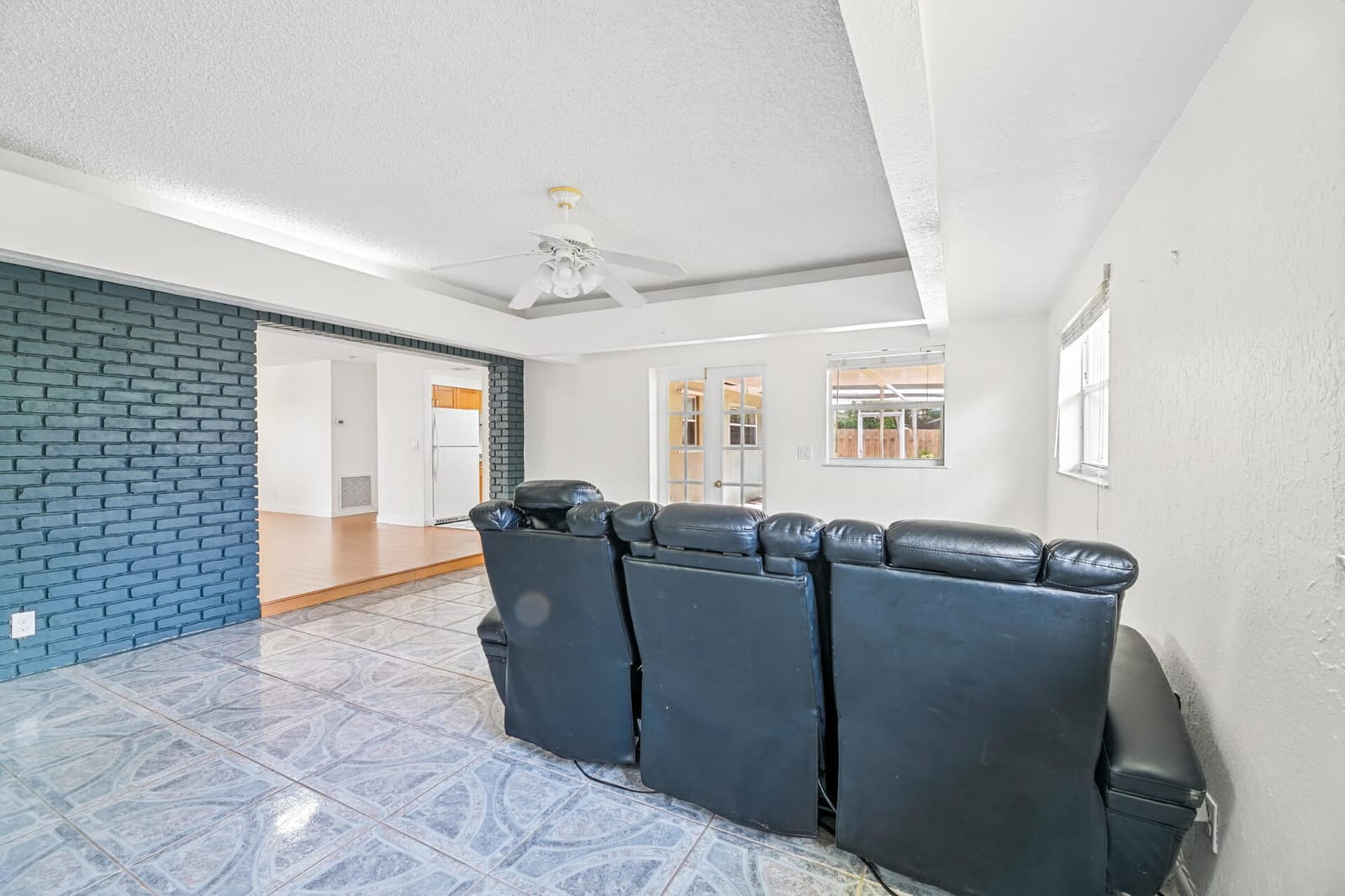 522 HERON Drive — photo 9