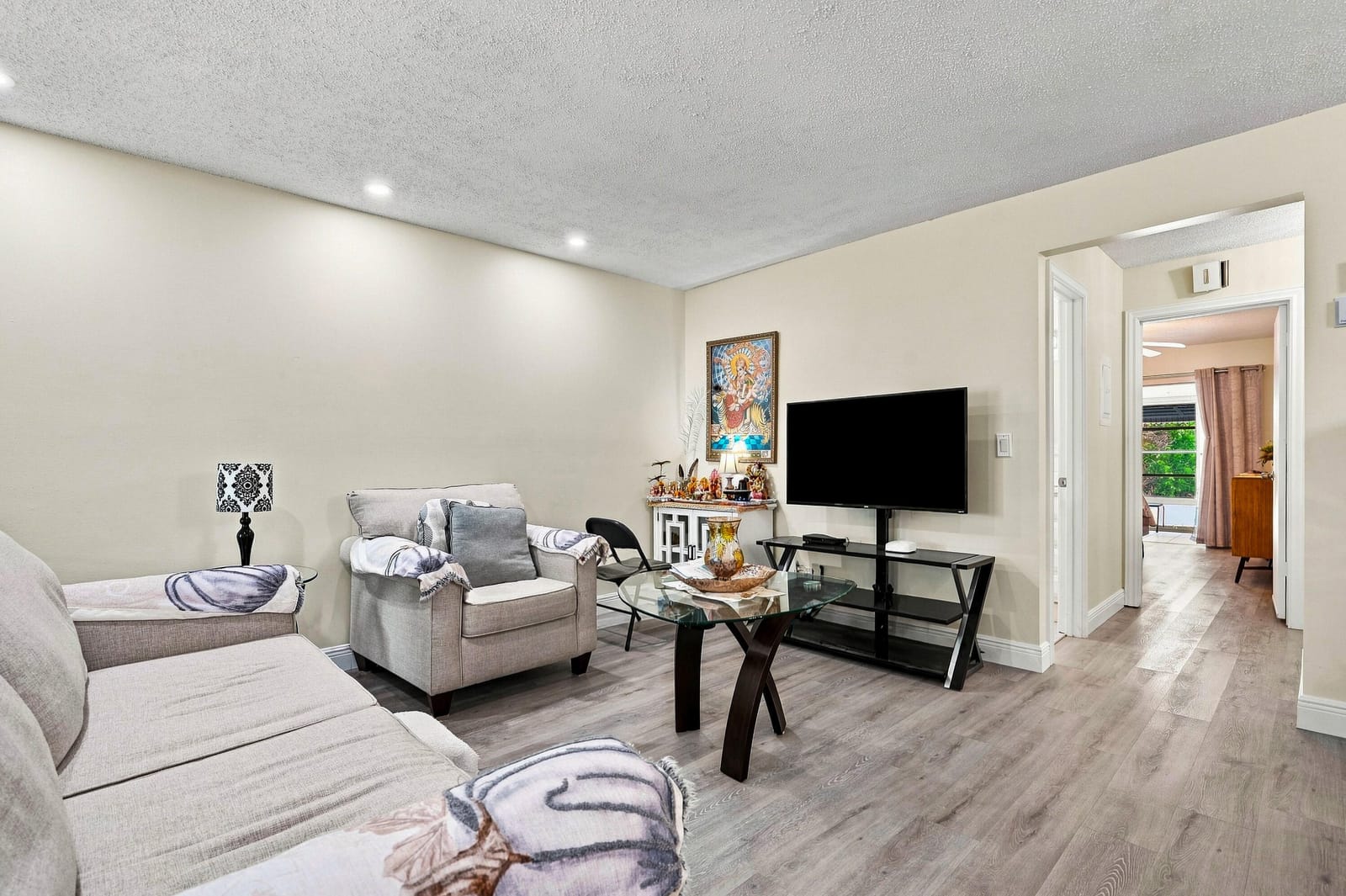 912 Savannas Point Drive Apt b — photo 4
