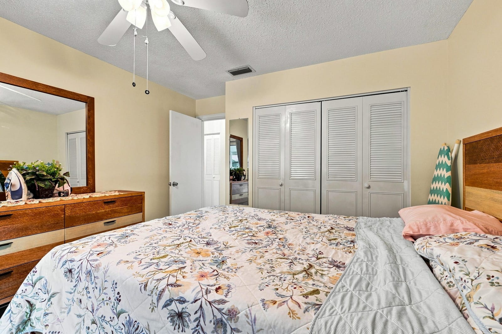 912 Savannas Point Drive Apt b — photo 10