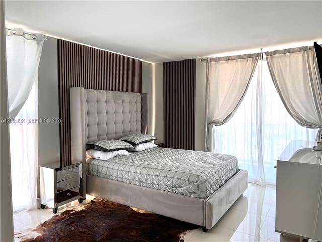 1035 West Avenue 404, Miami Beach, FL 33139