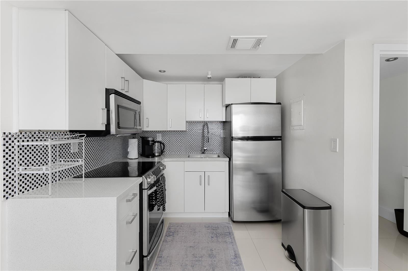1035 West Avenue 404, Miami Beach, FL 33139 photo 8