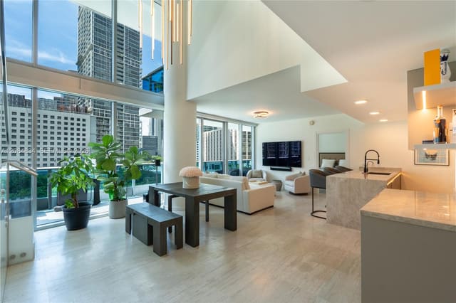 200 Biscayne Blvd Way 508, Epic West, Miami, FL