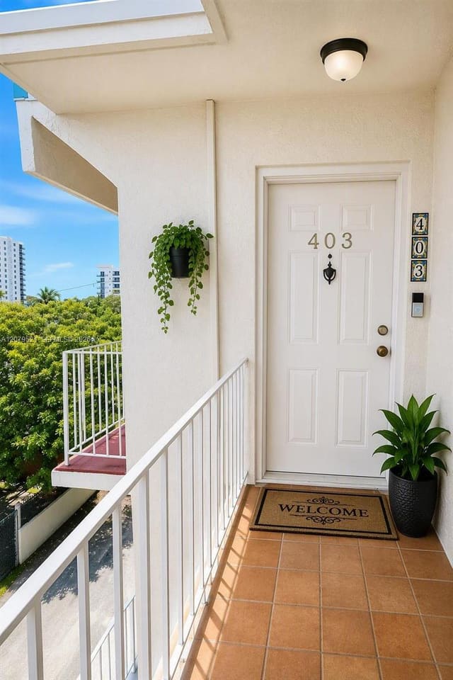 2138 SW 6th Street 403, Miami, FL 33135