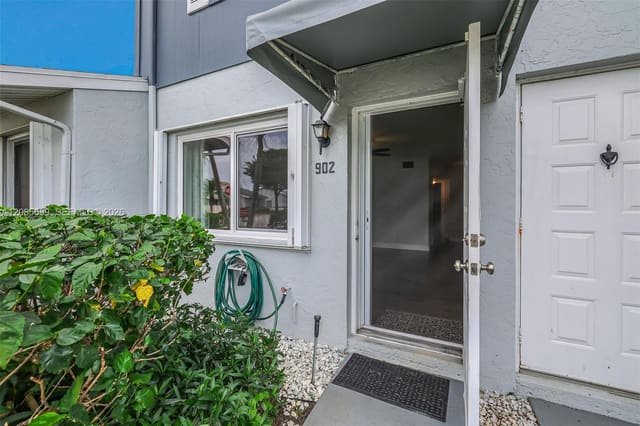 2641 Gately Drive W 902, West Palm Beach, FL 33415