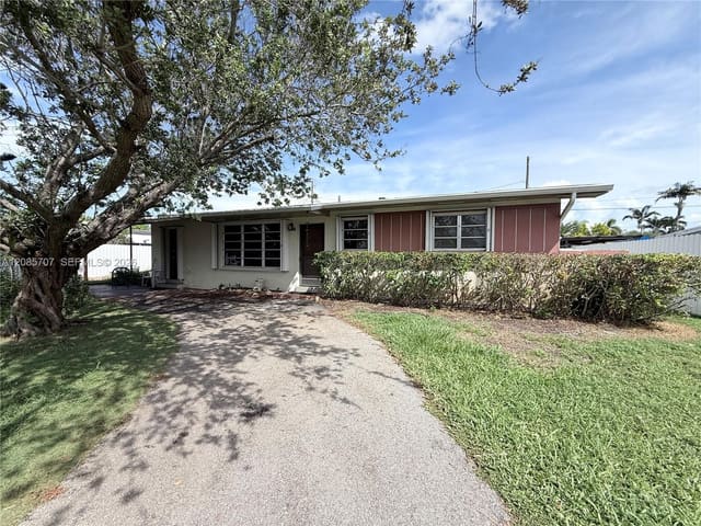 19731 Gulfstream Road, Cutler Bay, FL 33157