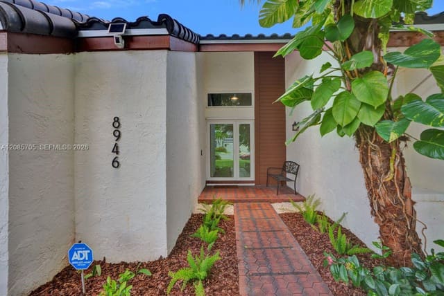 8946 SW 150th Ct Circle E, Villas At The Hammocks, Miami, FL